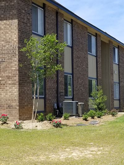 Douglas Square Apartments Lush Exterior